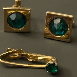 Elegant Gold and Green cuff Lynx and Tie clip Set